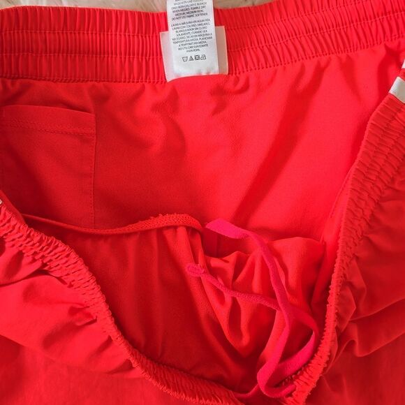 Danskin Shorts Medium - Picture 2 of 4